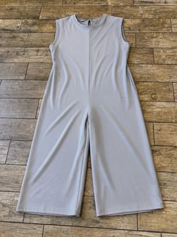 New sleeveless gray romper 2X