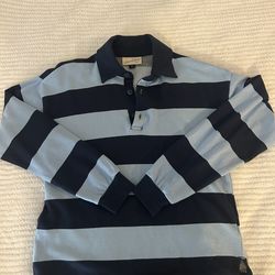 Long sleeve blue colored top