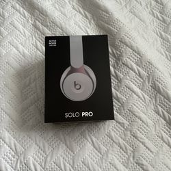 Beats Solo Pro - Grey 