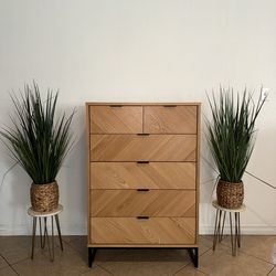Modern Wood 5-Drawer Dresser