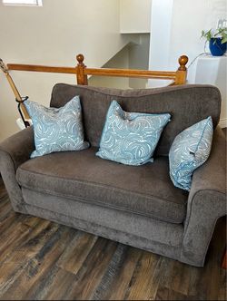 Pull out sofa bed