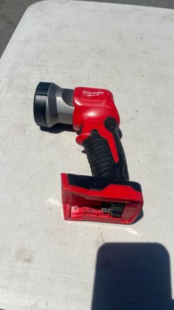 Milwaukee flash light