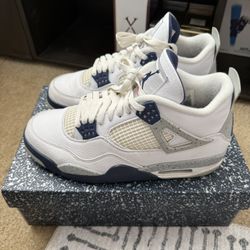 Air Jordan 4 Midnight Navy Used Size 9 Men’s