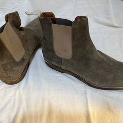 Common Projects Men’s Suede Chelsea Boots (Mocha)