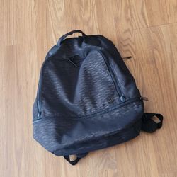 Lululemon City Adventurer Backpack 11L Black With Orange Lining Bag. 
Pre-owned, perfect shape. Please see photos for details.
It is approximately 17x