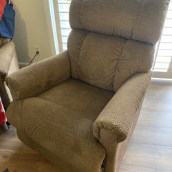 2 Matching Recliners 