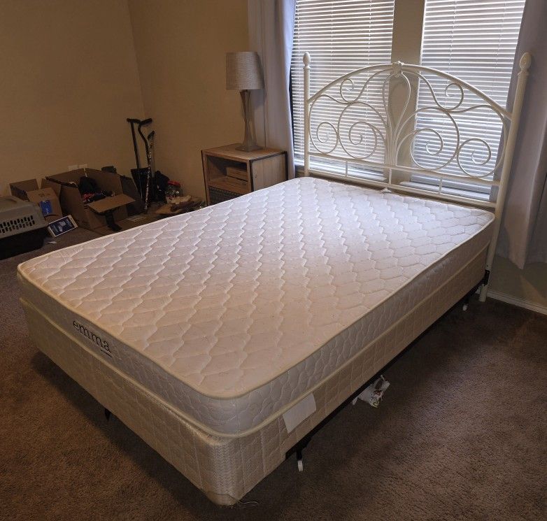 Full Size Bed With headboard Mattress And Box spring 