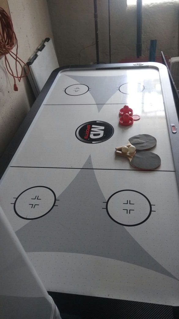 Air hockey table / Ping pong table