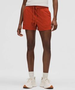 New with tag Lululemon Dance Studio High-Rise Short 3.5" Autumn Rust size 4
