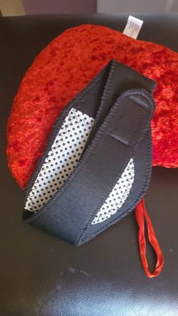 Neck heating pad for pain relief