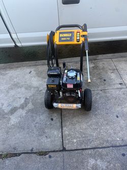 Dewalt pressure washer 3600 psi by Honda engine like new $520 firm