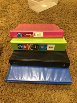Avery Binders x4