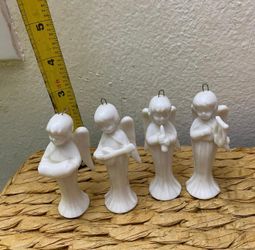 SET DE ANGELITOS DE PORCELANA LECHE