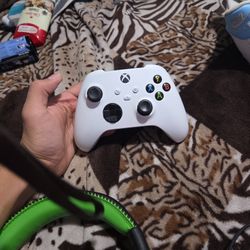 Xbox Controller, Headset 