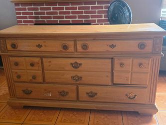 FREE DRESSER