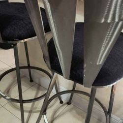 High end *Trendler* counter height bar stools! Like New condition! Black velvet seats!