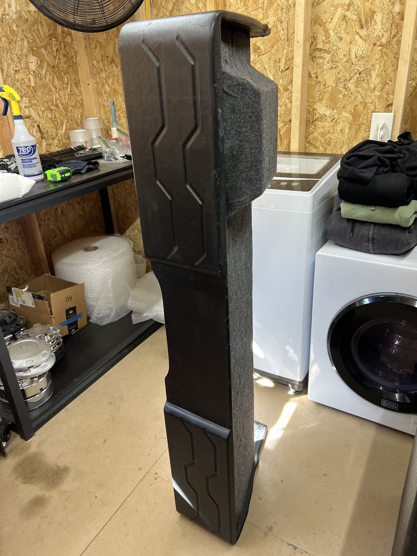 Subwoofer Box Single Skar 8” Subwoofer 07-18 Crew Cab Sierra Silverado