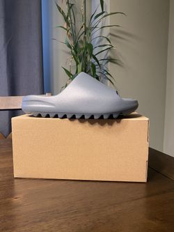 Yeezy Slide Slate Marine Size 5M