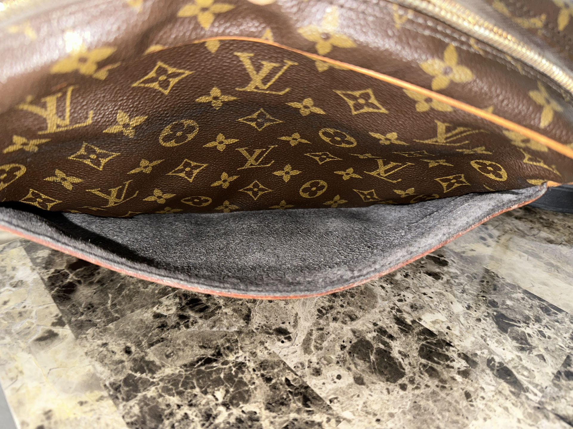 Louis vuitton compiegne 28 clutch bag for Sale in Gretna, LA - OfferUp