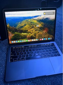 Apple MacBook Pro 2018 13” Touch Bar | i5 | 8GB RAM | 256GB SSD