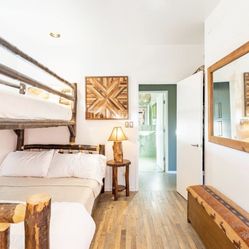 CUSTOM ColoradoTwin & Queen Bunk Bed