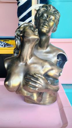 Romeo and Juliet act 2 bronze statue 18"