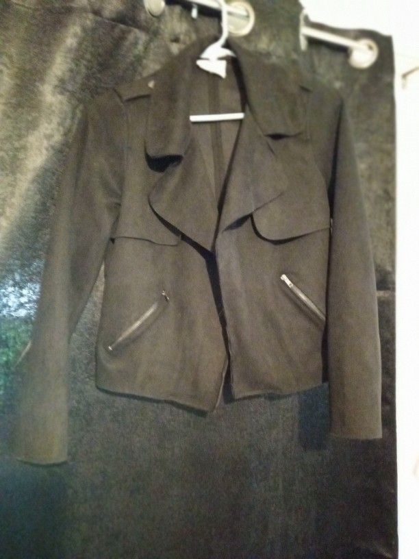 E & M Women's Black Faux Suede Moto Jacket