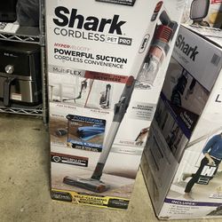 Shark Cordless Petpro Hypervelocity Vacuum Cleaner 