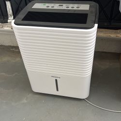 soleus dehumidifier 95 pint Used 