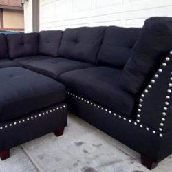 New Black Nailhead Sectional Couch! Free Delivery 🚚! Financing Available! 