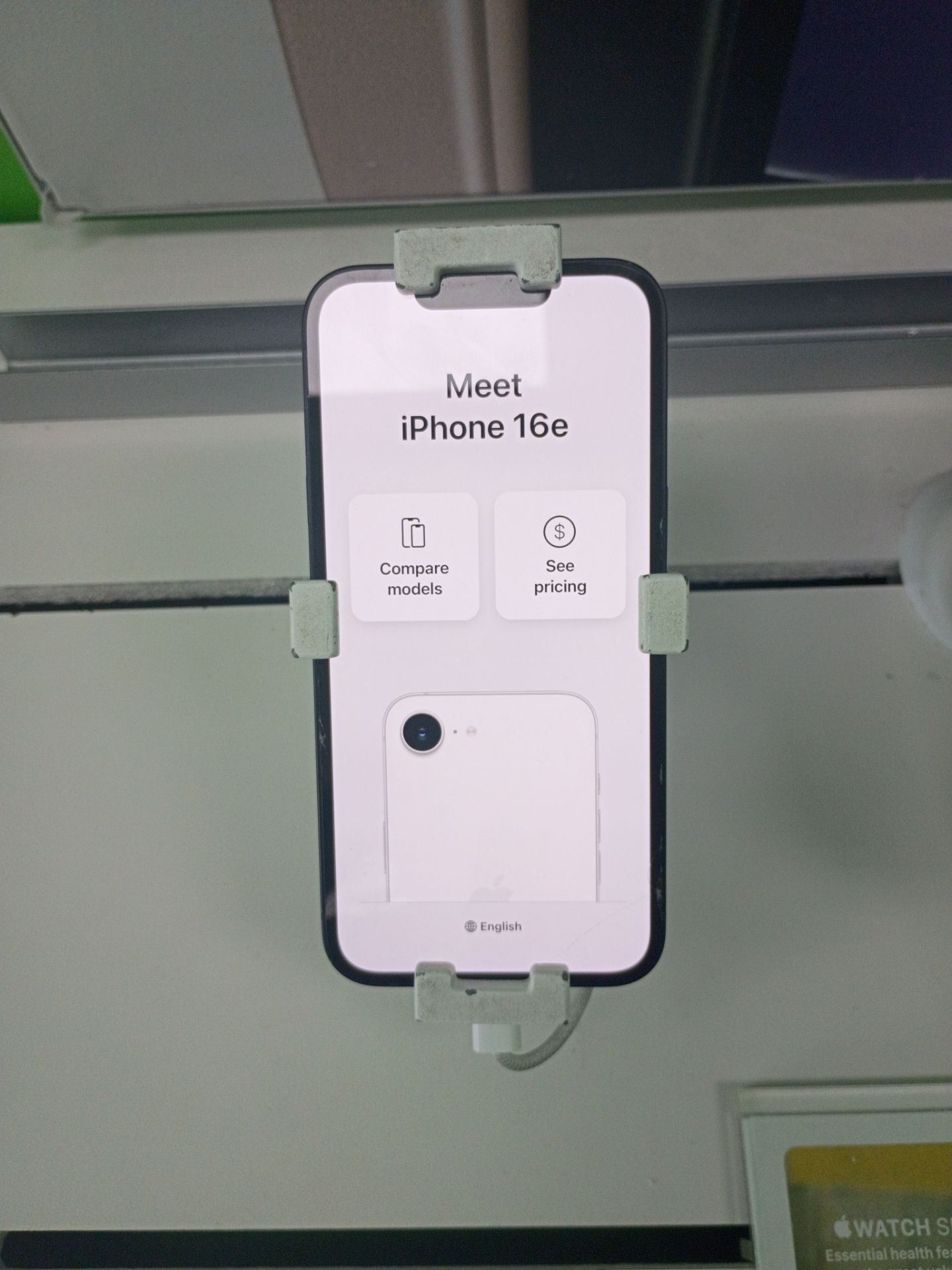 iPhone 16e