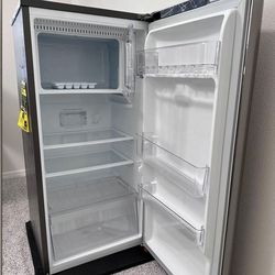 LG 6cu Refrigerator