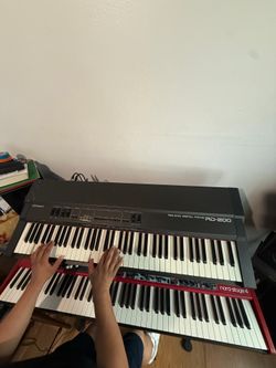 ROLAND RD-200