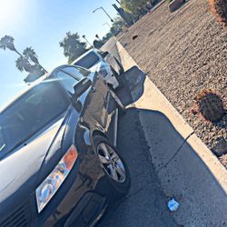 Infinry G35 2004 And Kia Optima 2010