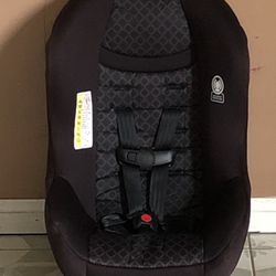 PRACTICALLY NEW CONVERTIBLE CAR SEAT 