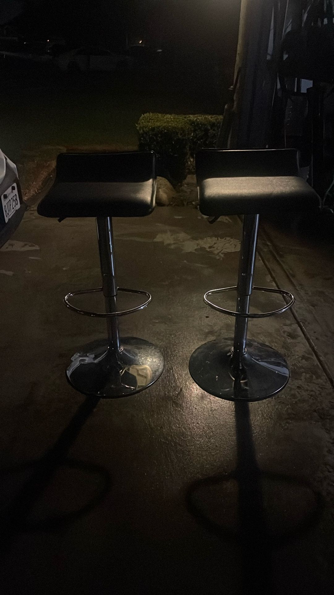 Barstools with air cylinder, chrome and black