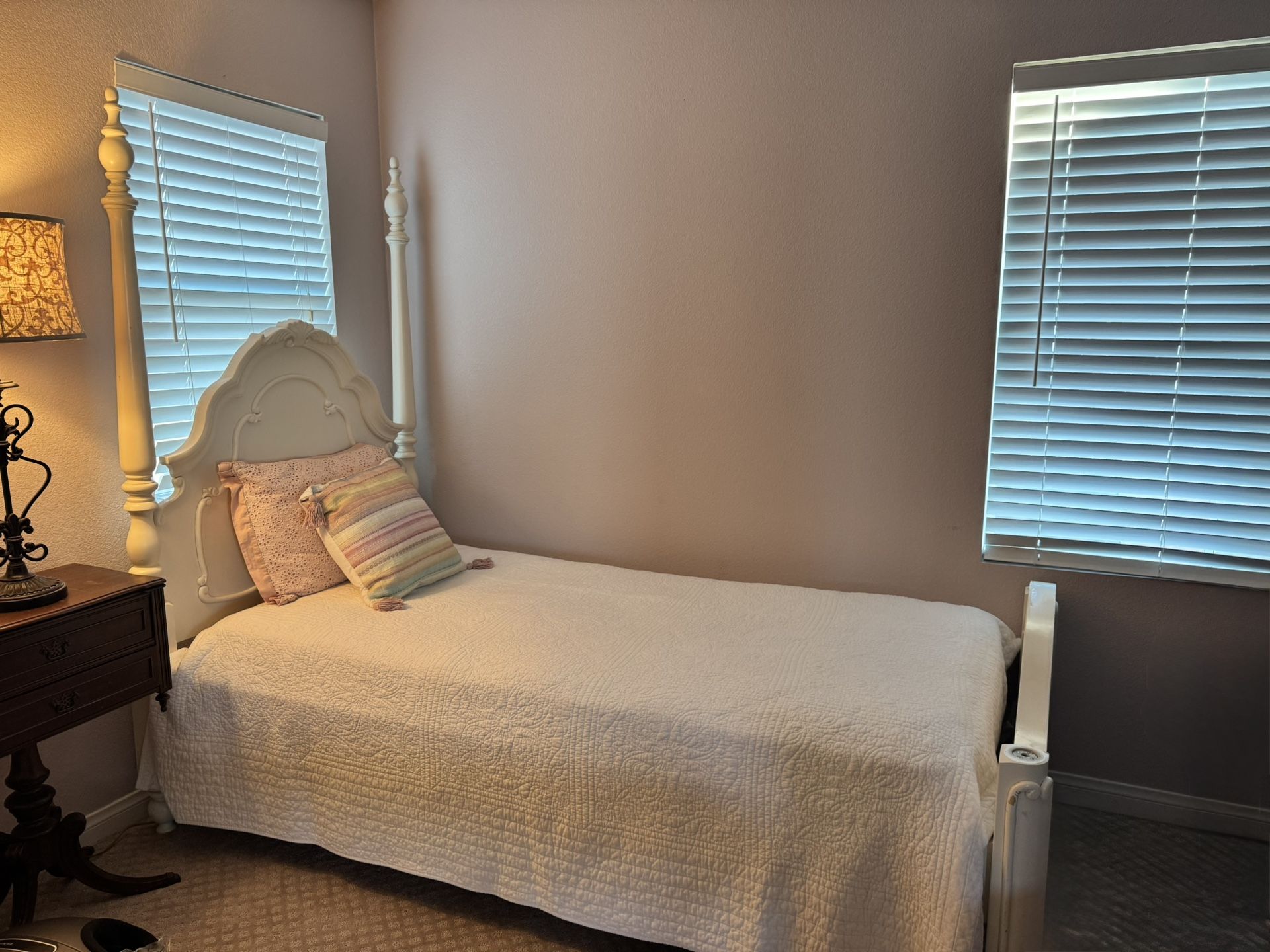 Complete Twin Bed.
