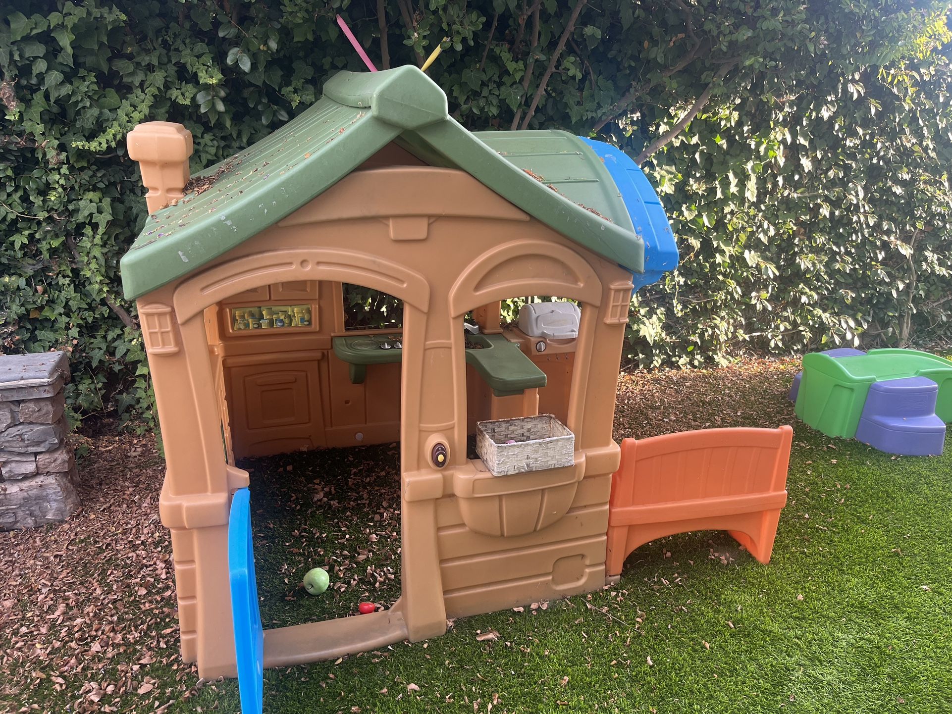 Step2 Gather & Grille Playhouse