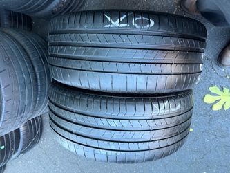 2 tires 275-40-22 Pirelli run flat 70% tread life $180 for 2 mounted and balanced
