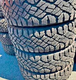 275 70 18 Goodyear tires Con 80% de Vida Las 4