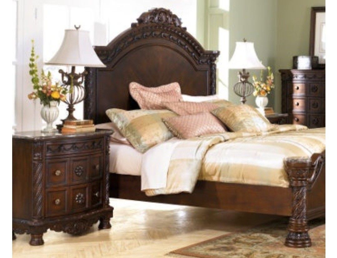 NORTH SHORE Bed Room set