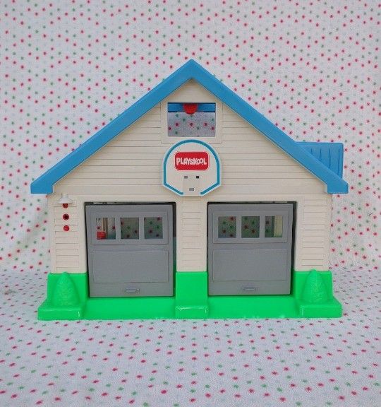 1991 Vintage Playskool Garage House NO ACCESSORIES Kids Childs Toy