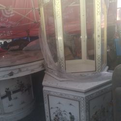 TABLE AND DISHES DISPLAYER 350 OBO ..3 PIECES..