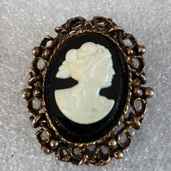 Broche Antigua Laminado Nácar Camafeo 