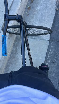 Fixie works fine looking for a throne 29 trades read description