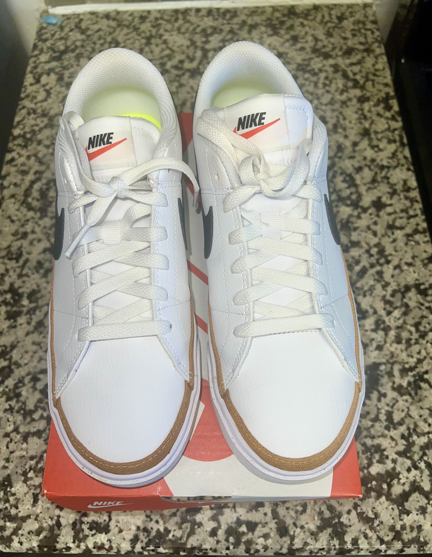 Nike Court Legacy Size 9 Women