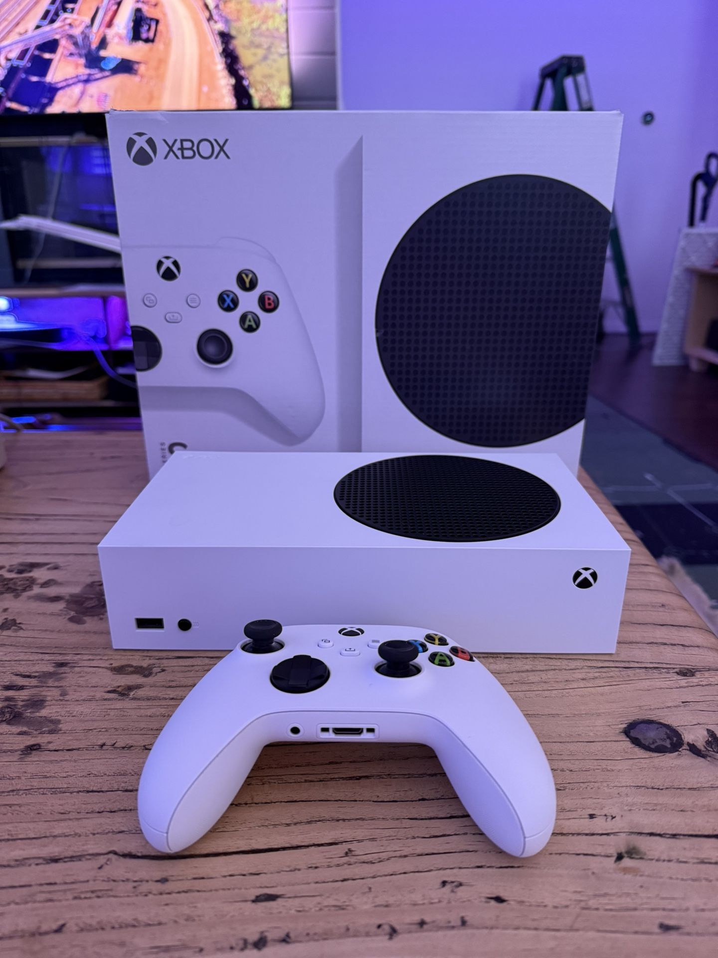 Xbox Series S Gaming Console - 512GB - Near New Condition