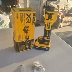 🔥$150 NO NEGOTIABLE🔥 Dewalt 20V XR Rotary Drywall Cut-Out Tool with 20V 5.0Ah Battery (NO CHARGER)