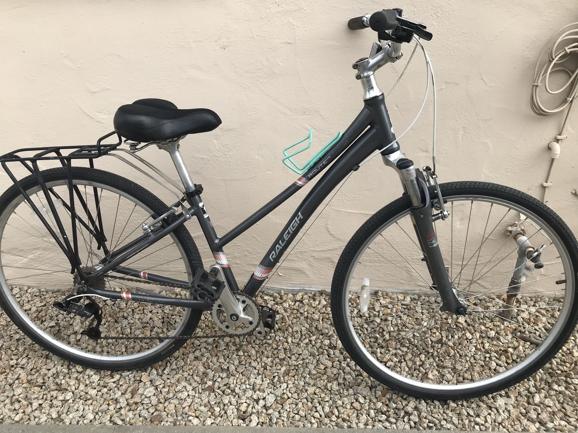 Womens Raleigh Route 4.0 Hybrid bike