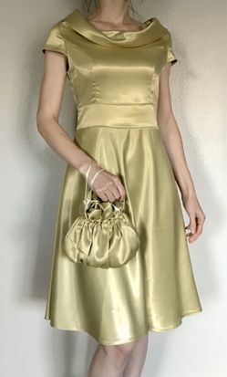 Prom / bridesmaid dress gown size S with matching bag/clutch and flower